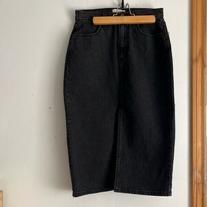 NWT Universal Thread Denim Midi Black Skirt Sz 4